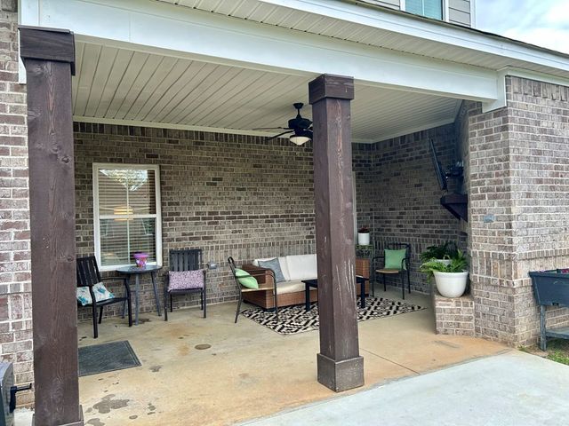 670 Charleston Mills Dr, Midland City, AL 36350