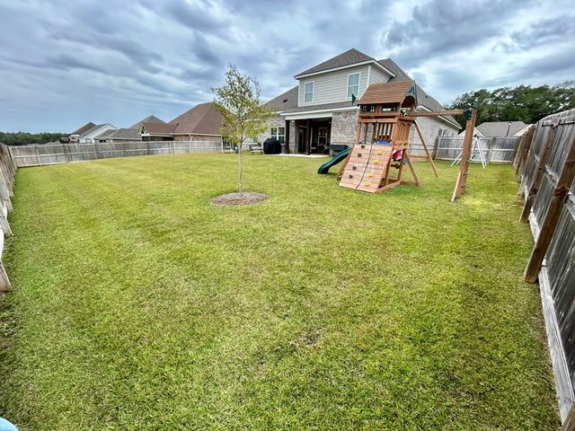 670 Charleston Mills Dr, Midland City, AL 36350