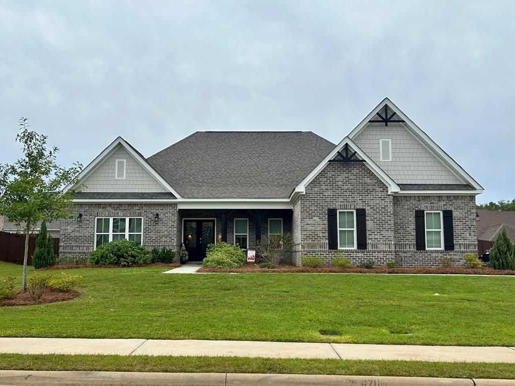 670 Charleston Mills Dr, Midland City, AL 36350