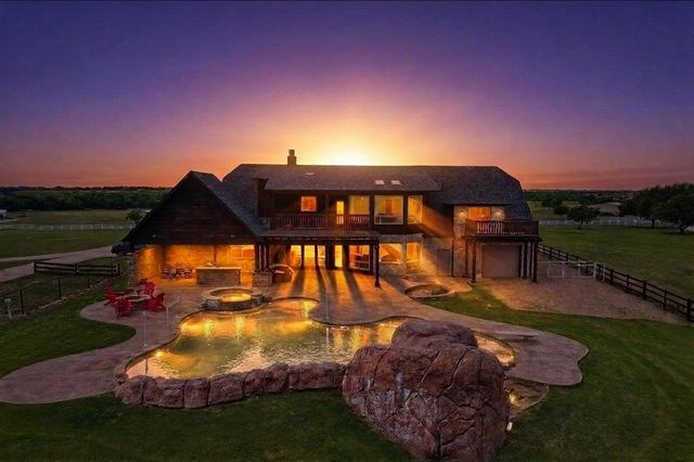 2085 Switzer Road, Sanger, TX 76266