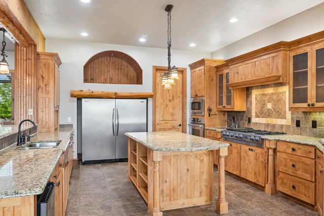 2085 Switzer Road, Sanger, TX 76266