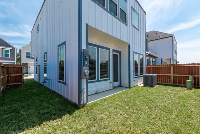 8475 Berry Brush, Houston, TX 77022