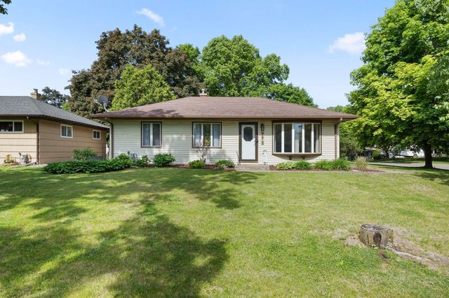 2619 Herschel Street, Roseville, MN 55113