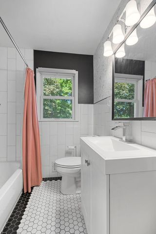 2619 Herschel Street, Roseville, MN 55113
