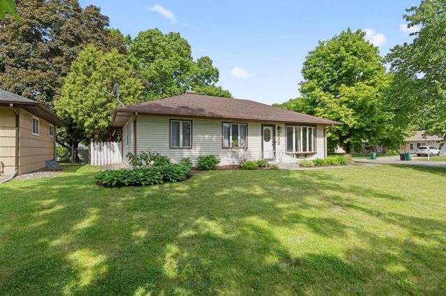 2619 Herschel Street, Roseville, MN 55113