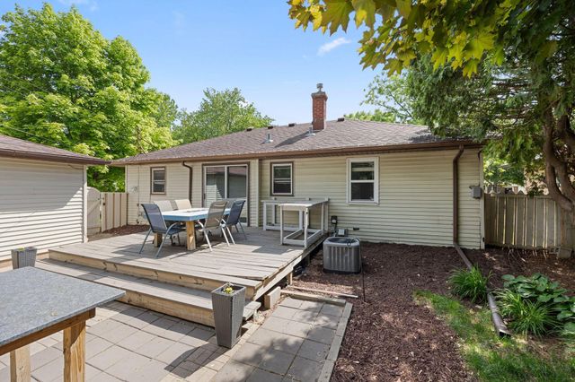 2619 Herschel Street, Roseville, MN 55113