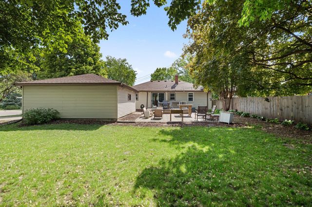 2619 Herschel Street, Roseville, MN 55113