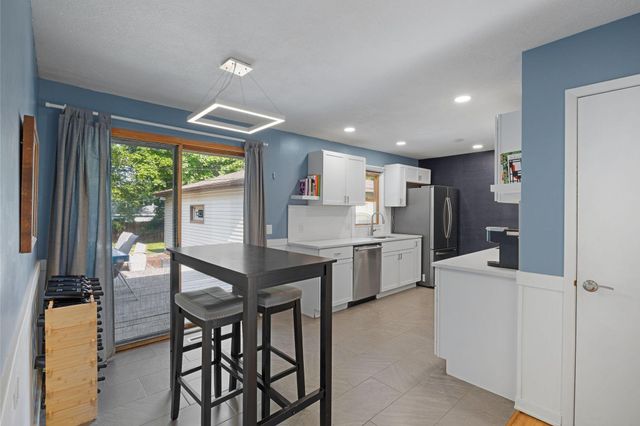 2619 Herschel Street, Roseville, MN 55113