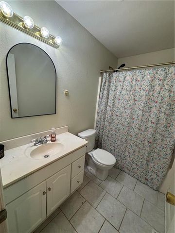 1410 Ridgeway Drive, Richmond, MO 64085