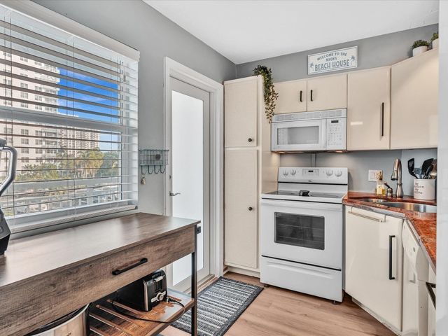 201 N Ocean Boulevard 202, Pompano Beach, FL 33062