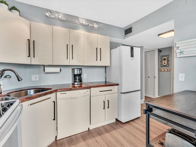 201 N Ocean Boulevard 202, Pompano Beach, FL 33062