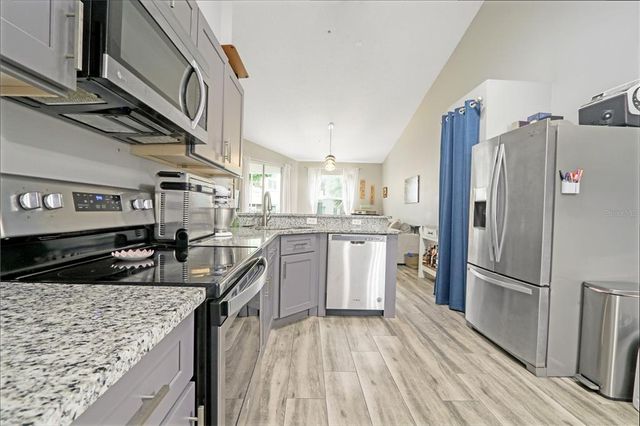 550 CRANES WAY 216, Altamonte Springs, FL 32701