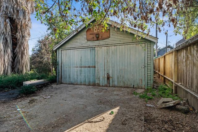 1416 Victoria Dr, Modesto, CA 95351