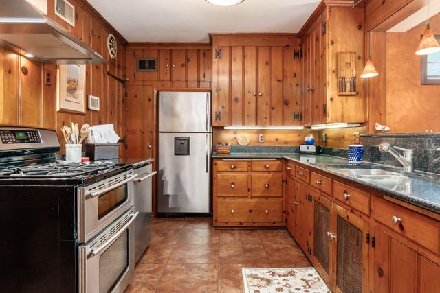 1085 Shady Lane Road, Whitehall, OH 43213