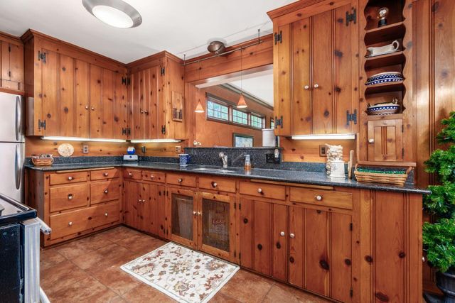 1085 Shady Lane Road, Whitehall, OH 43213