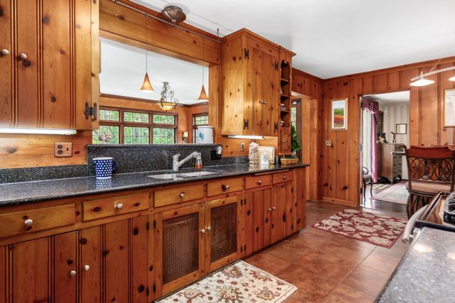 1085 Shady Lane Road, Whitehall, OH 43213