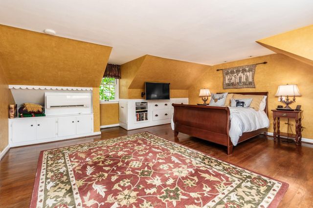 1085 Shady Lane Road, Whitehall, OH 43213