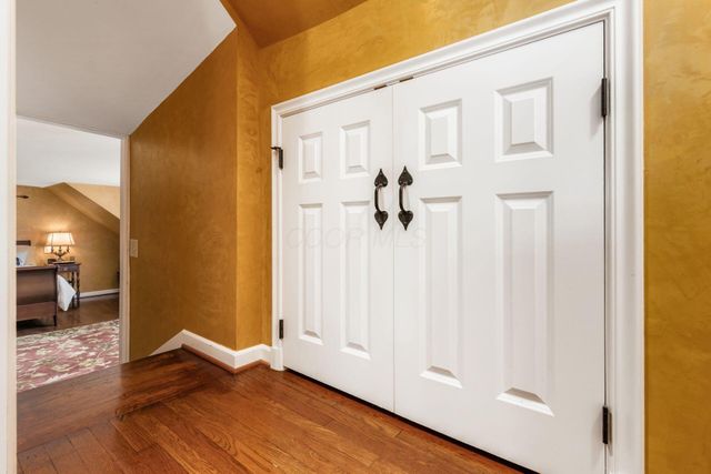1085 Shady Lane Road, Whitehall, OH 43213