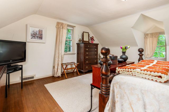 1085 Shady Lane Road, Whitehall, OH 43213