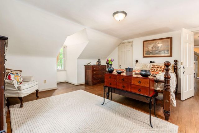 1085 Shady Lane Road, Whitehall, OH 43213