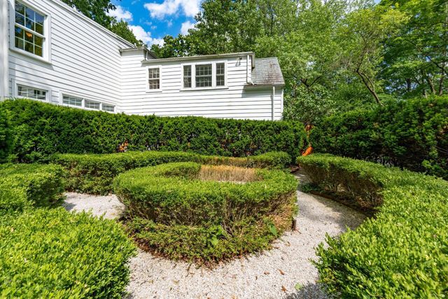 1085 Shady Lane Road, Whitehall, OH 43213