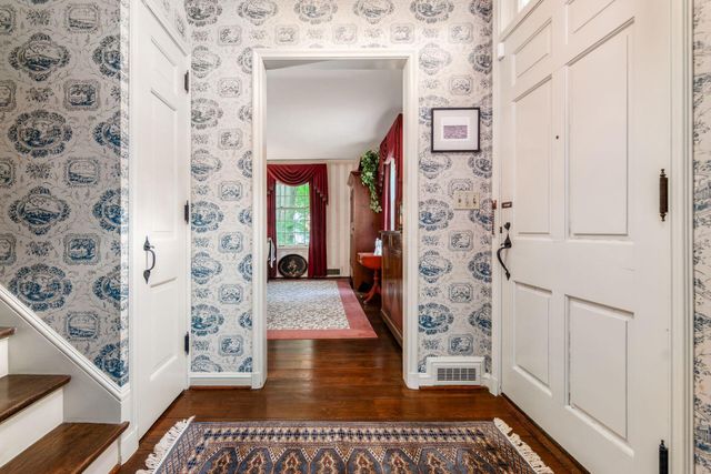 1085 Shady Lane Road, Whitehall, OH 43213