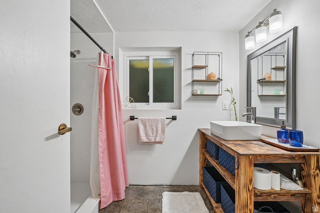 2622 N 2600 E, Layton, UT 84040