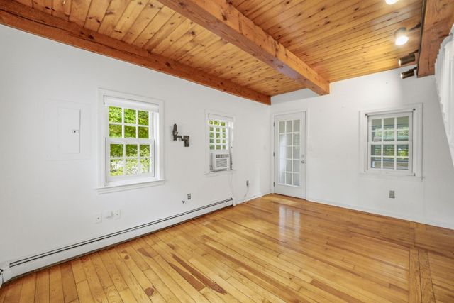 33 School St, Hanover, MA 02339