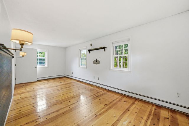 33 School St, Hanover, MA 02339