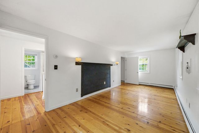 33 School St, Hanover, MA 02339