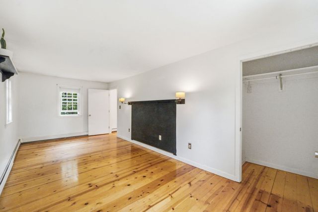 33 School St, Hanover, MA 02339