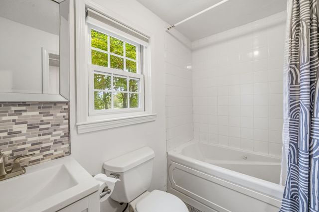 33 School St, Hanover, MA 02339