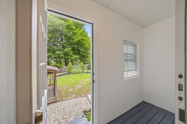 33 School St, Hanover, MA 02339