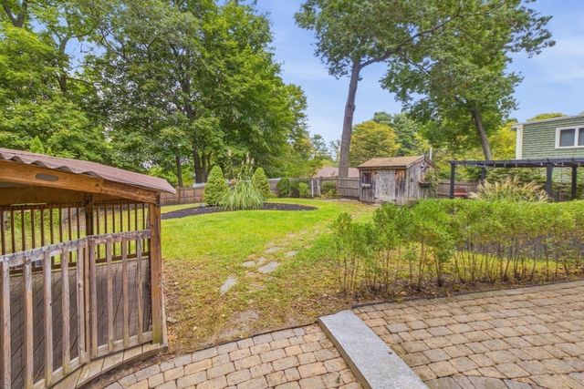 33 School St, Hanover, MA 02339