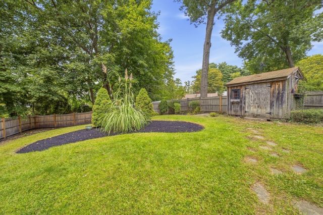 33 School St, Hanover, MA 02339
