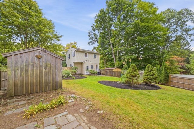 33 School St, Hanover, MA 02339