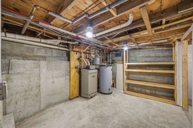 33 School St, Hanover, MA 02339