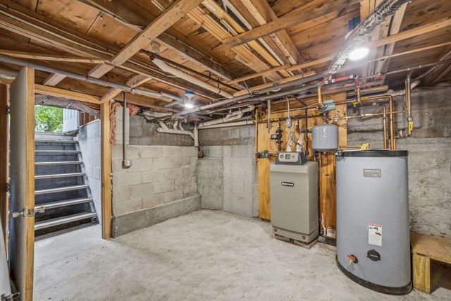 33 School St, Hanover, MA 02339