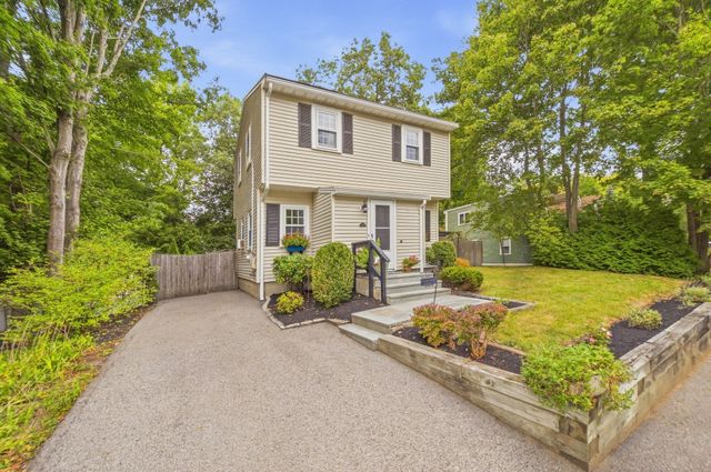 33 School St, Hanover, MA 02339