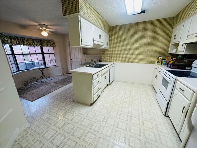 1408 Elmwood Street, Sulphur Springs, TX 75482