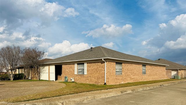 1408 Elmwood Street, Sulphur Springs, TX 75482