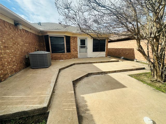 1408 Elmwood Street, Sulphur Springs, TX 75482