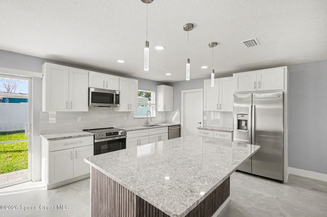 1705 S Dodge Circle, Melbourne, FL 32935
