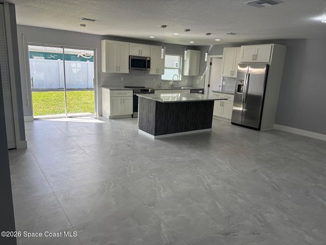 1705 S Dodge Circle, Melbourne, FL 32935