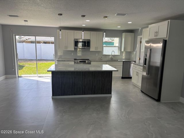 1705 S Dodge Circle, Melbourne, FL 32935