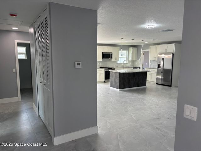 1705 S Dodge Circle, Melbourne, FL 32935