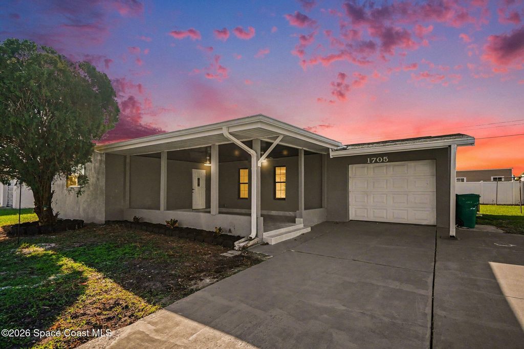 1705 S Dodge Circle, Melbourne, FL 32935