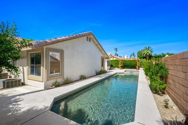 44120 Calico Circle, La Quinta, CA 92253
