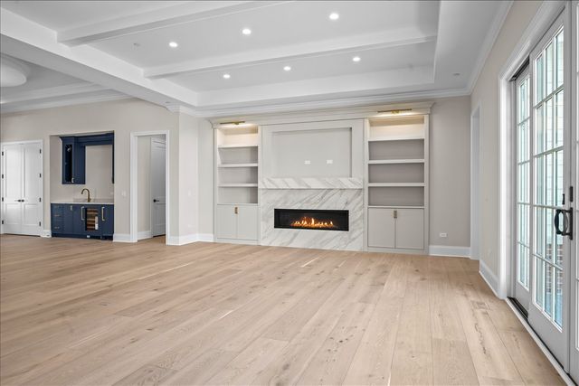 270 Majestic Oak Court, Lake Forest, IL 60045