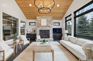 635 Niagara Lane N, Plymouth, MN 55447